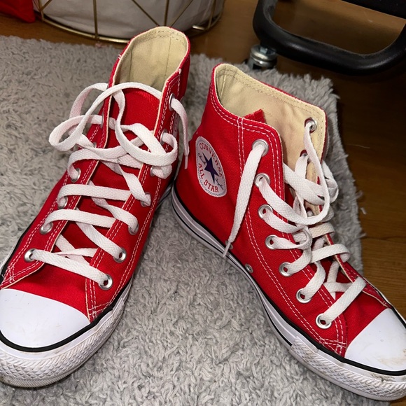 Red converse high tops women’s 7 - Picture 1 of 6